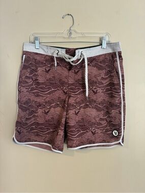 Vuori Men's Maroon Wave-Print Swim Trunks with White Trim Size 32